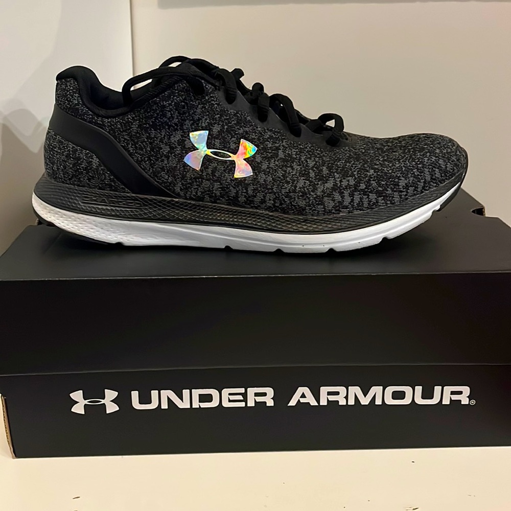 Under Armor Charged Impulse Knit gym shoe